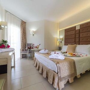 Superior Double Room Shared Terrace